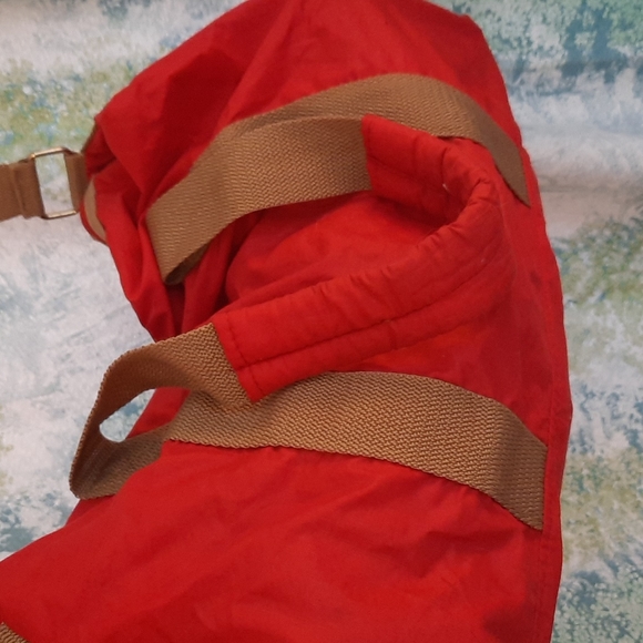 1970's red and tan duffle bag crossbody or handles great condition - Picture 4 of 7